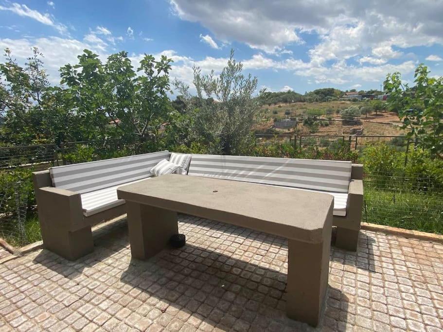 Summer House With A Pool Near Sea, Port & Airport Apartment Rafina  Exterior photo